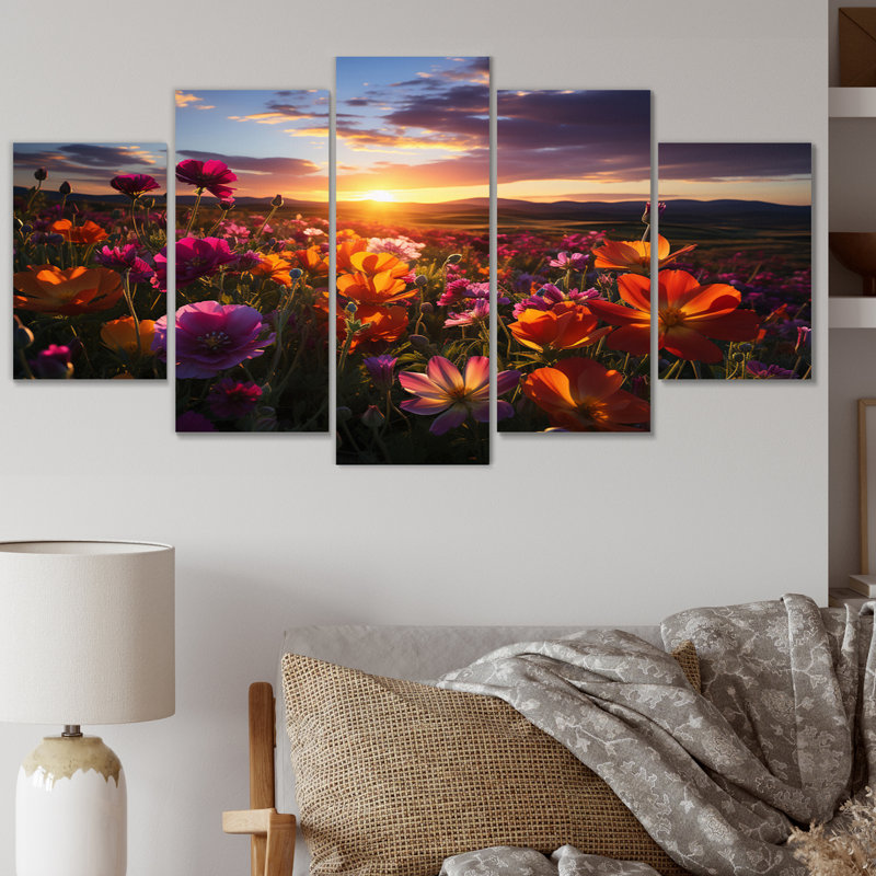 Coucher de soleil sur les champs de fleurs sauvages - impression sur toile florale - 5 panneaux