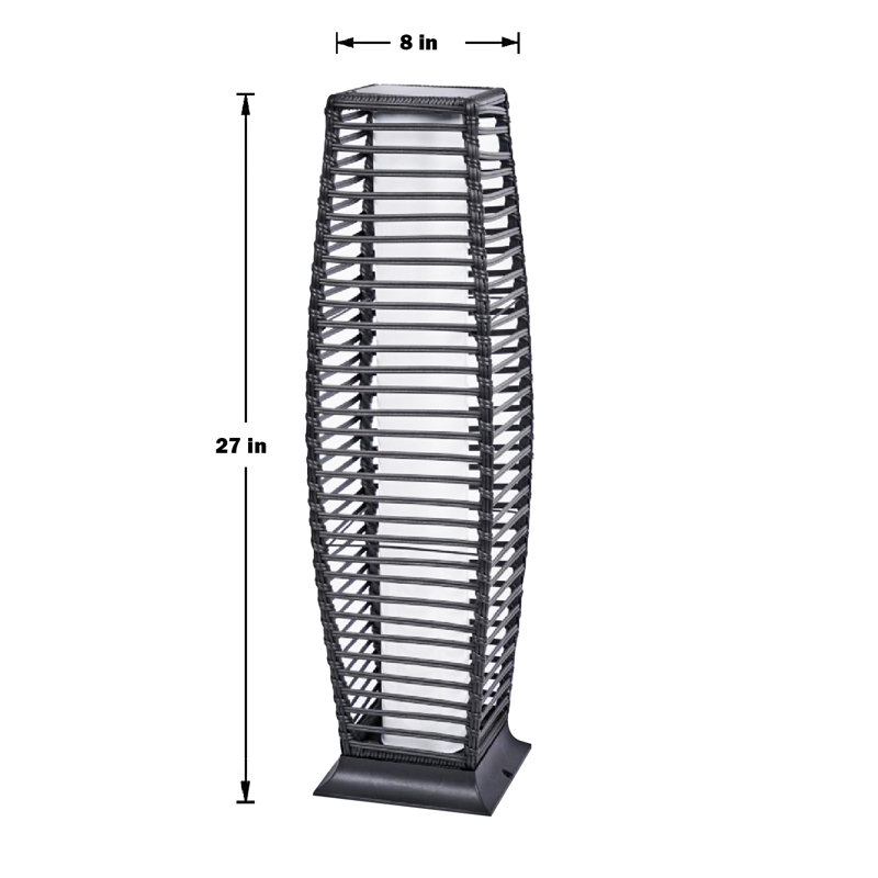 Lampe sur pied en rotin 