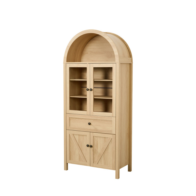 Armoire en dôme, faite de matériaux de haute qualité et de fabrication ancienne, avec un grand espace de rangement