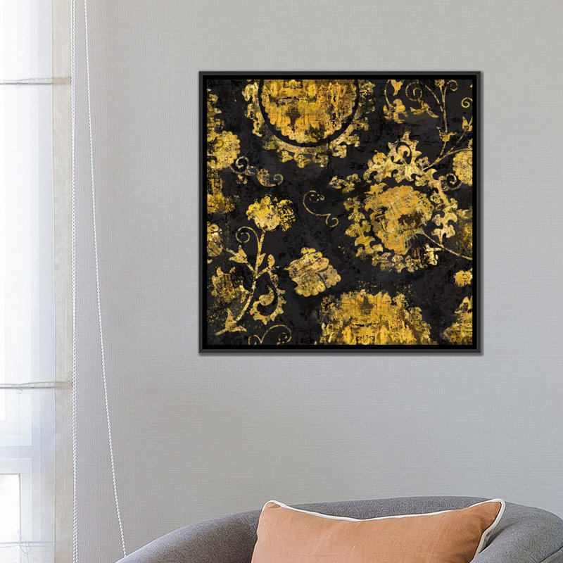 «Adornment in Gold I», impression sur toile, H 18 po x l 18 po x P 1,5 po, Toile avec cadre noir, Pas de tapis