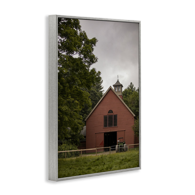 Giclée encadrée par un tracteur et une ferme traditionnelle, design par Aaron Matheson, Estampe numérique Farmhouse