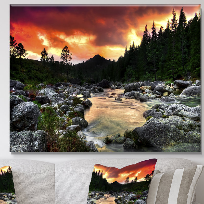 «Rocky Mountain River at Sunset», photographie, H 30 po x l 40 po x P 1 po, Toile tendue