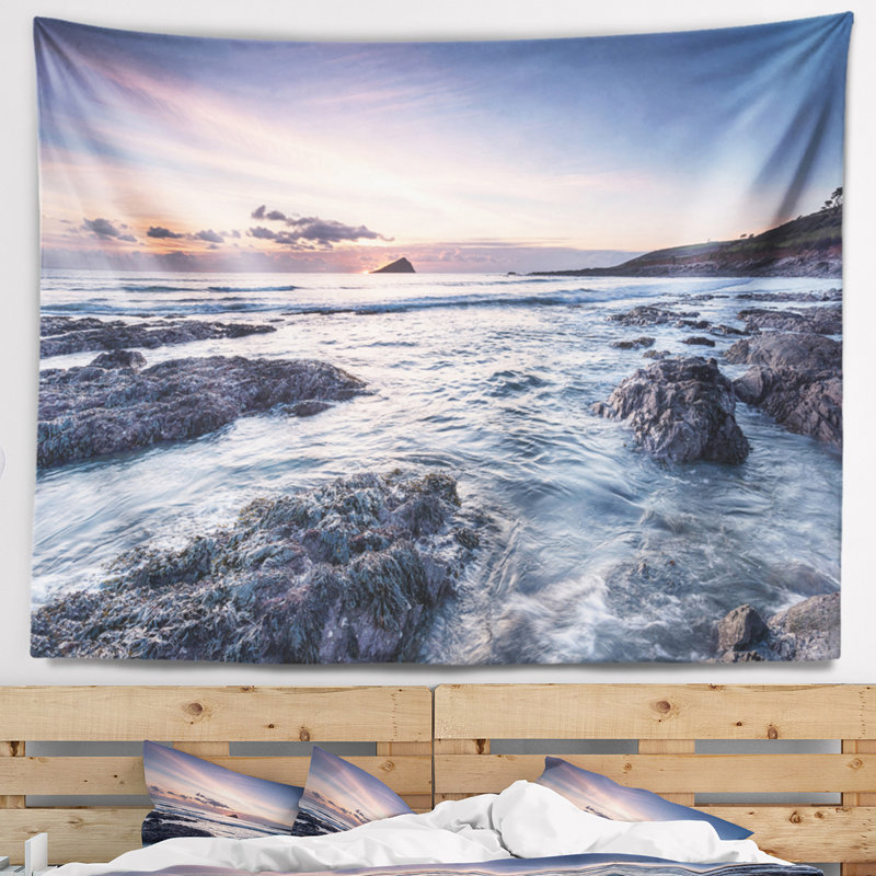 Polyester, 32" H x 39" W