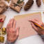 une enveloppe d'étudiant et un ensemble d'enveloppes à texture exquise-132561827