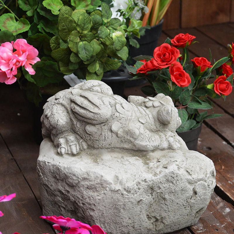 Concrete / Cement Natural Stone Garden Statue