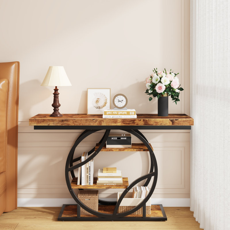Console de style ferme moderne avec structure circulaire en métal, plateau en bois et étagères de rangement ouvertes pour le salon, la chambre à coucher et le couloir.