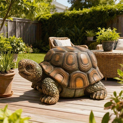 Tabouret de jardin réaliste et sculpture décorative
