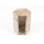 Table d'appoint en marbre rose naturel, variations de couleurs terreuses et forme hexagonale, convient aux espaces restreints veinant les tons, petites salles de bain