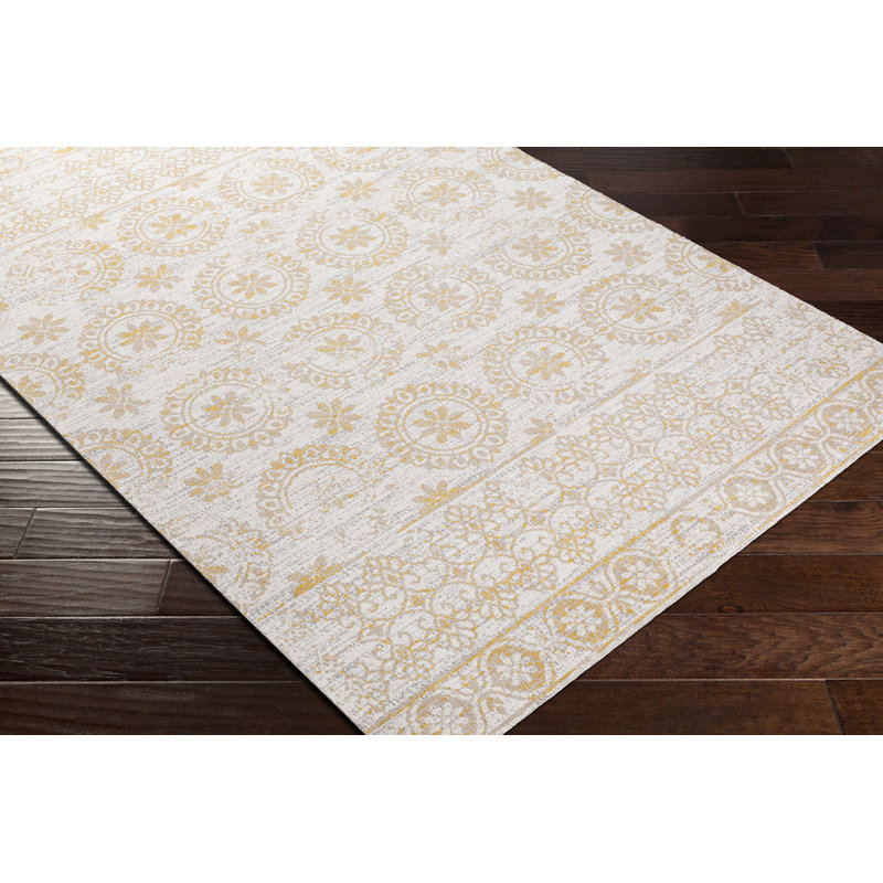 Dickison Floral Indoor Rug, Round 6'7"