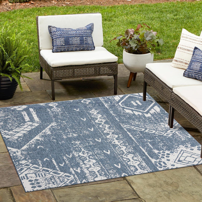 Bonnetta Geometric Machine Woven Polypropylene Indoor / Outdoor Area Rug in Blue/Ivory, Square 5'3"