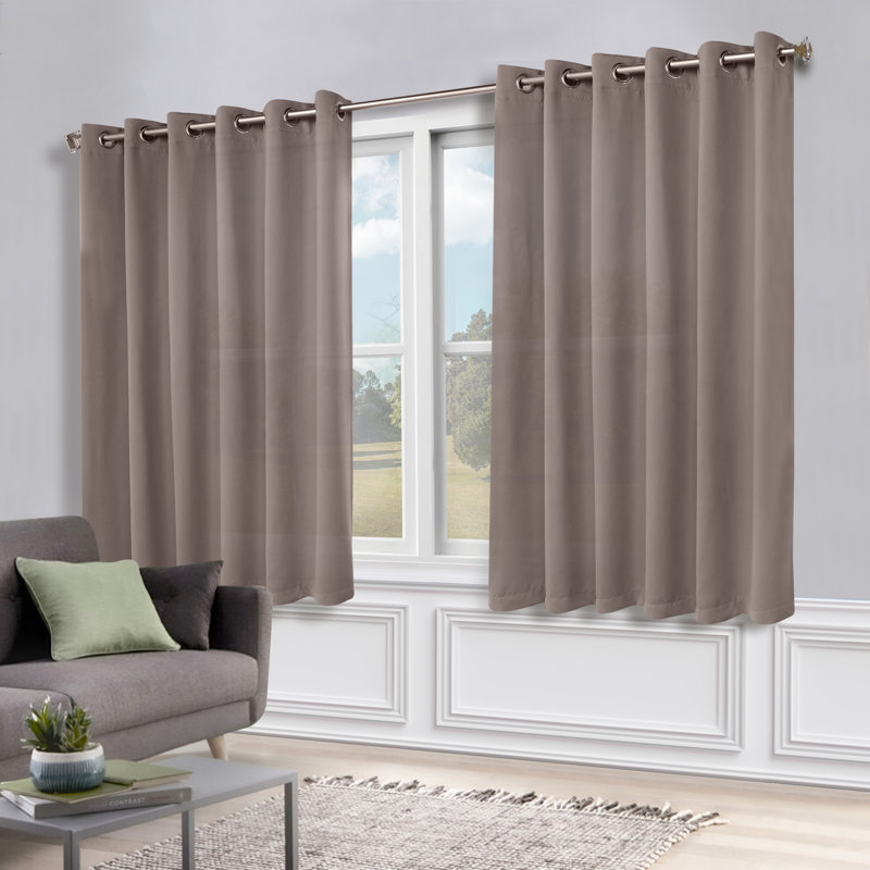 Paire de rideaux obscurcissant avec œillets Millendon, L 70 po x L 63 po, Taupe