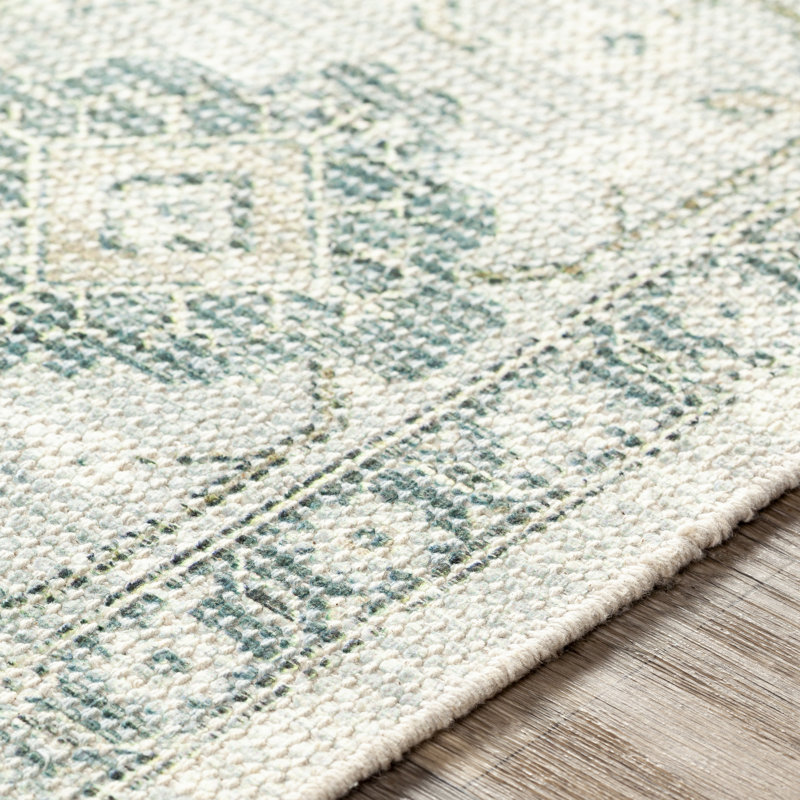 Tapis oriental vert sauge / olive clair / blanc à tissage plat Wensley, Tapis de couloir 2 pi 6 po x 8 pi