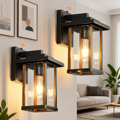 Appliques murales d'extérieur Dusk To Dawn, ensemble de 2 luminaires de véranda extérieurs imperméables et antirouille avec verre transparent pour patio d'entrée de garage
