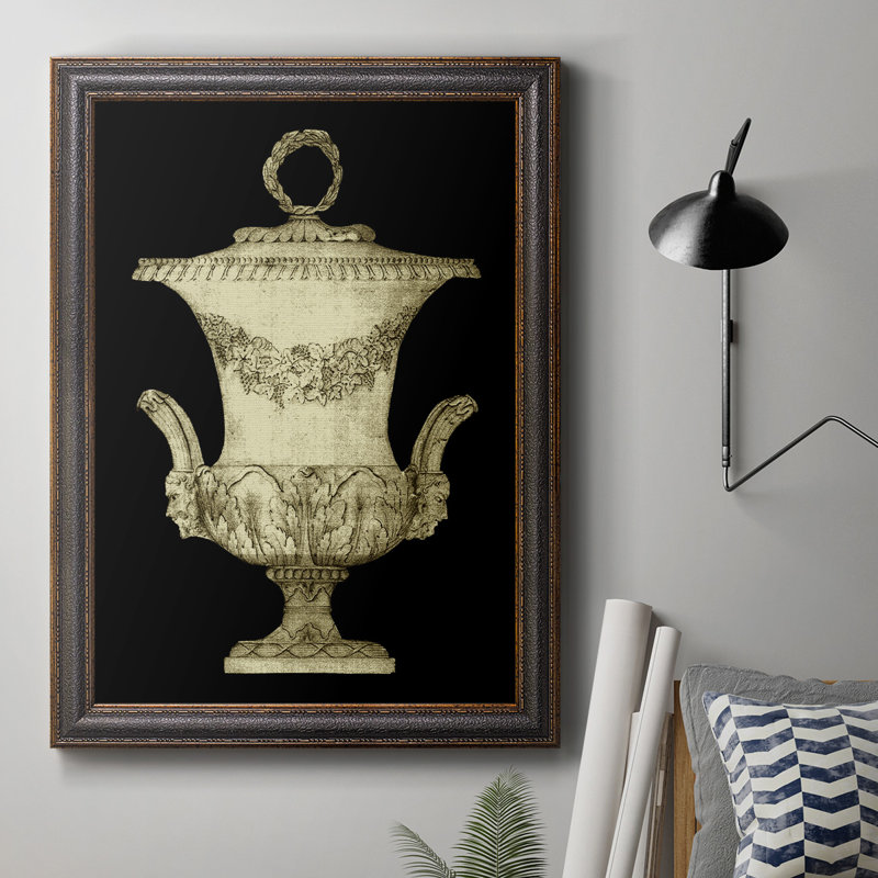Garden Antiquities III, toile encadrée de qualité supérieure - prête à être accrochée, H 20 po x l 16 po x P 2,5 po
