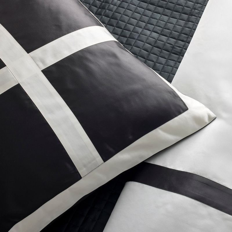 Ready-to-Bed Reversible Quilt, Twin Quilt, Black