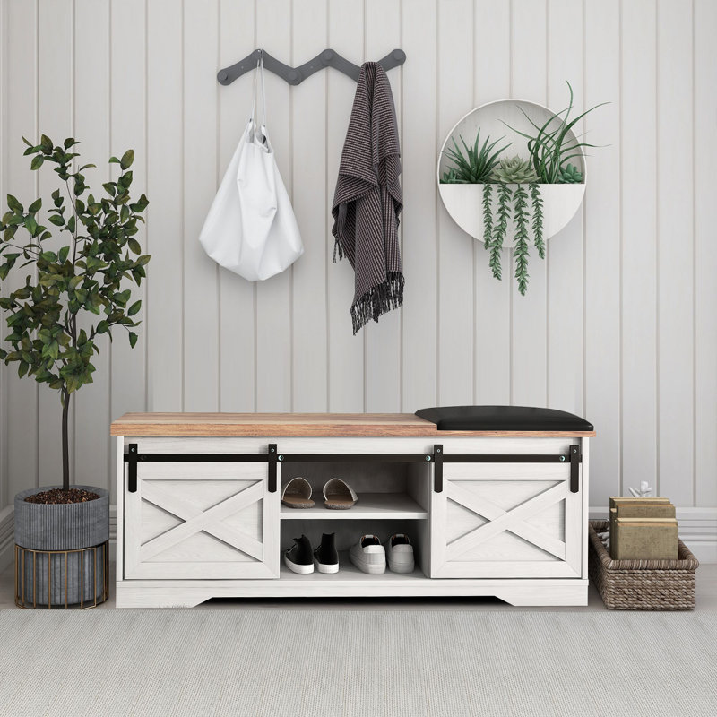 Banc en bois de conception minimaliste avec portes de grange et coussin de siège Ava