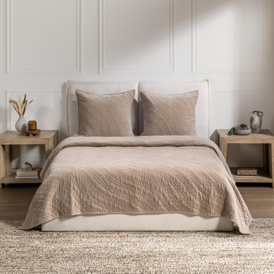 Elms Velvet Crisp Blue 3pc Queen Quilt Set