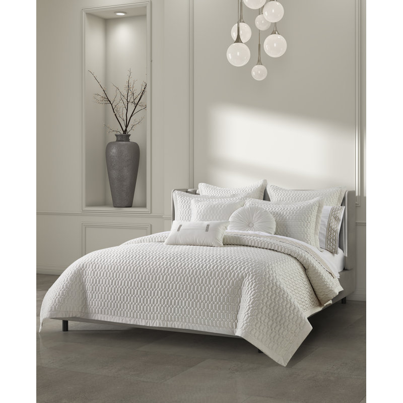 Ivory Puff Satin Full Quilt Set with Geometric Stitching