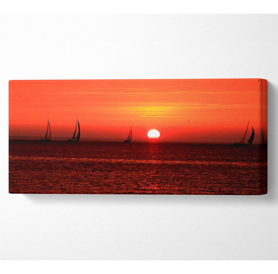 Sonnenuntergang Boote im Ozean - Panorama-Kunstdrucke aus gerollter Leinwand