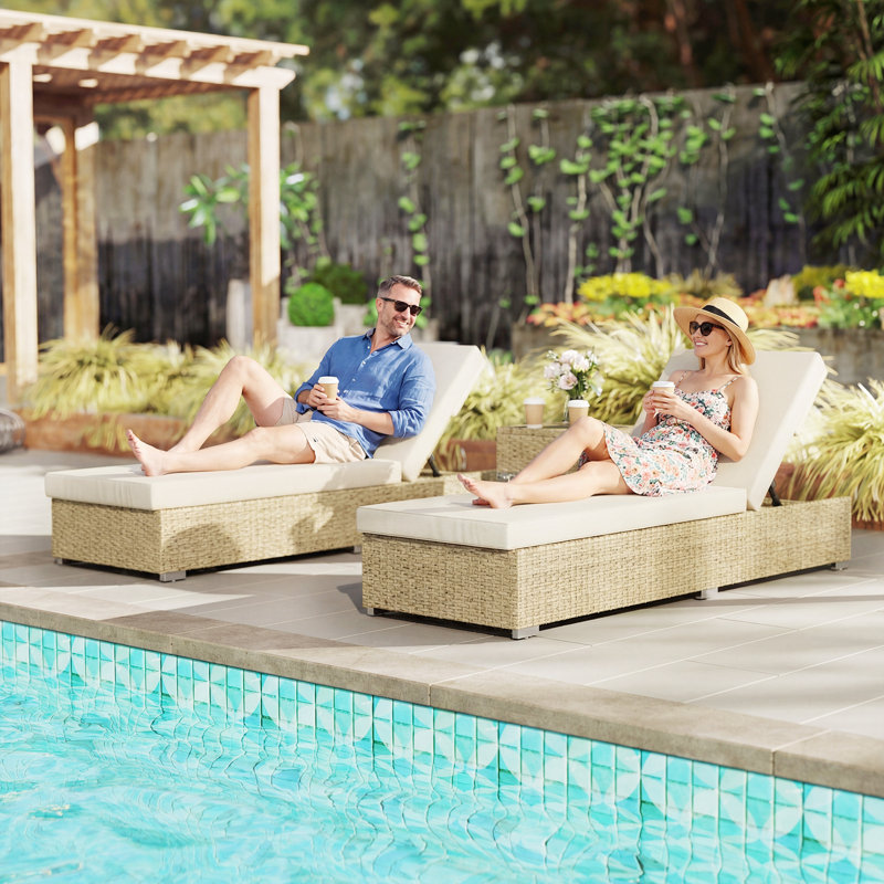 Outdoor Lounge Chair