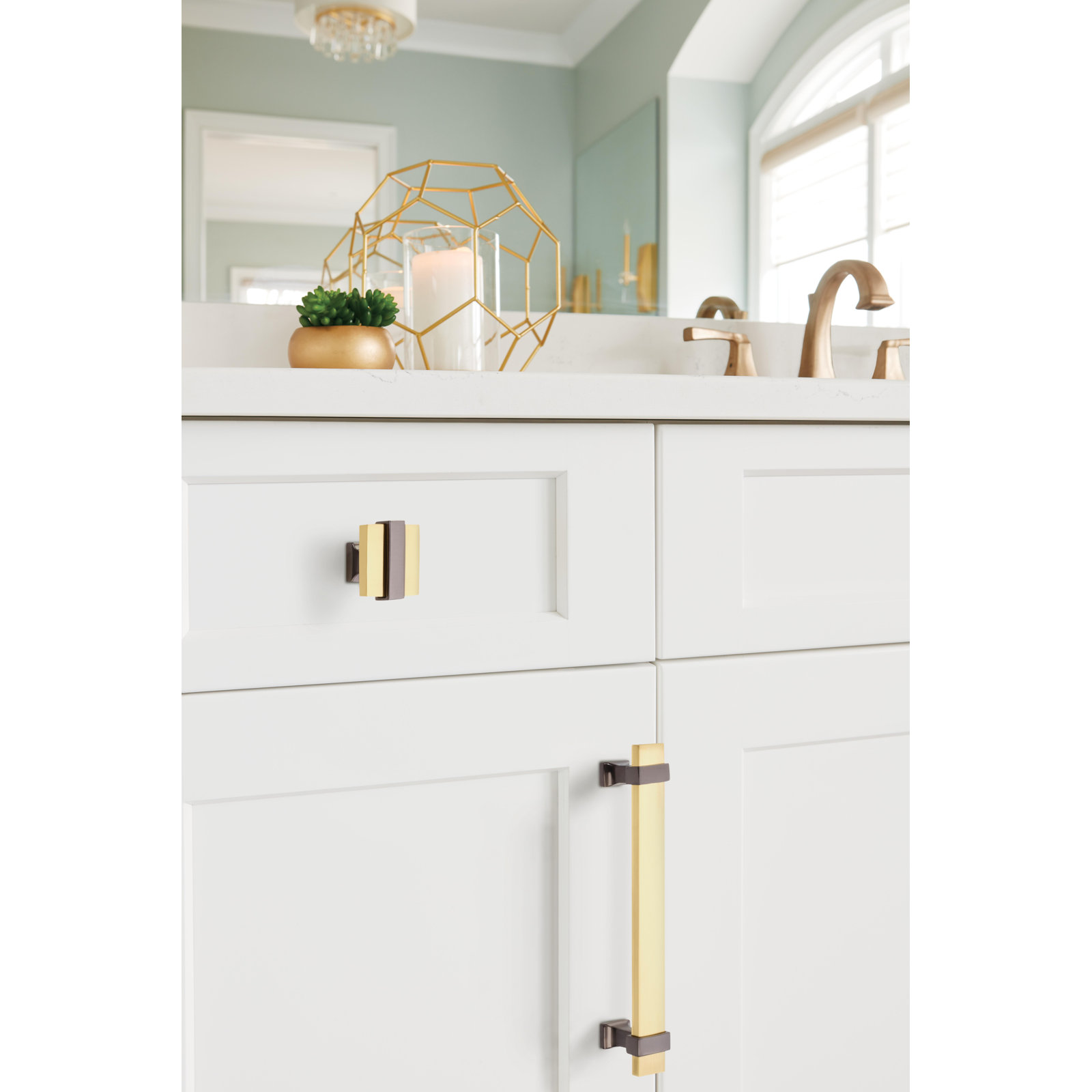 Overton Square Cabinet Knob, Brushed Gold/Black Chrome
