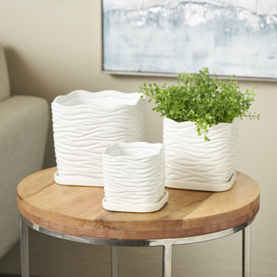 Cole And Grey 3 Piece Ceramic Wavy Ribbed Planter With Attached Saucer Set