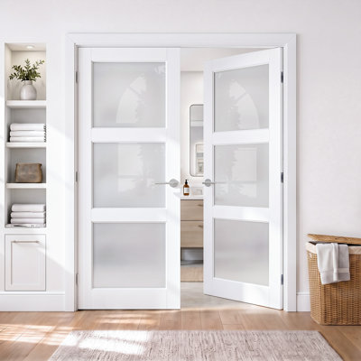 Porte intérieure en verre givré 3-Lite avec noyau en bois massif avec finition UV blanche, quincaillerie non incluse