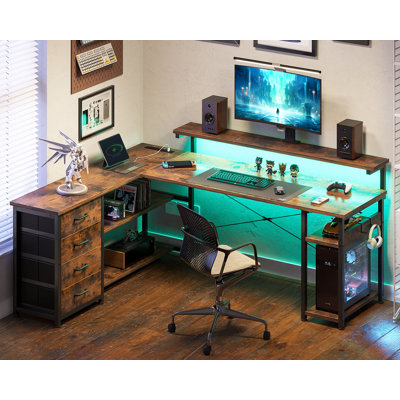 Bureau en forme de L avec tiroirs Hudson, bureau d'ordinateur avec prises de courant et lumières à DEL, bureau d'angle réversible avec tablette pour moniteur, poste de travail de bureau à domicile avec tablettes et rangement ouverts, bureau de jeu de 