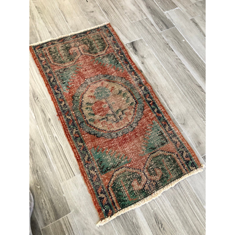 Vintage Turkish Gordes Decorative Cotton Rug in Oriental Bohemian Style for Diverse Interiors