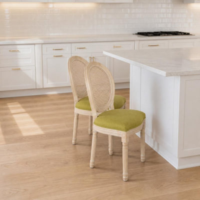 Ensemble de 2 chaises de salle à manger rembourrées de style champêtre français avec dossier rond en rotin naturel, structure en bois massif robuste, conception facile à assembler et peu encombrante