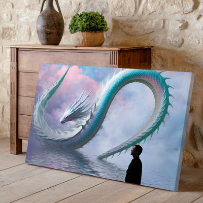 Toile, "Un majestueux dragon éthéré avec des écailles iridescentes dans les tons", art mural blanc et bleu sarcelle gracieusement au-dessus d'une toile sereine