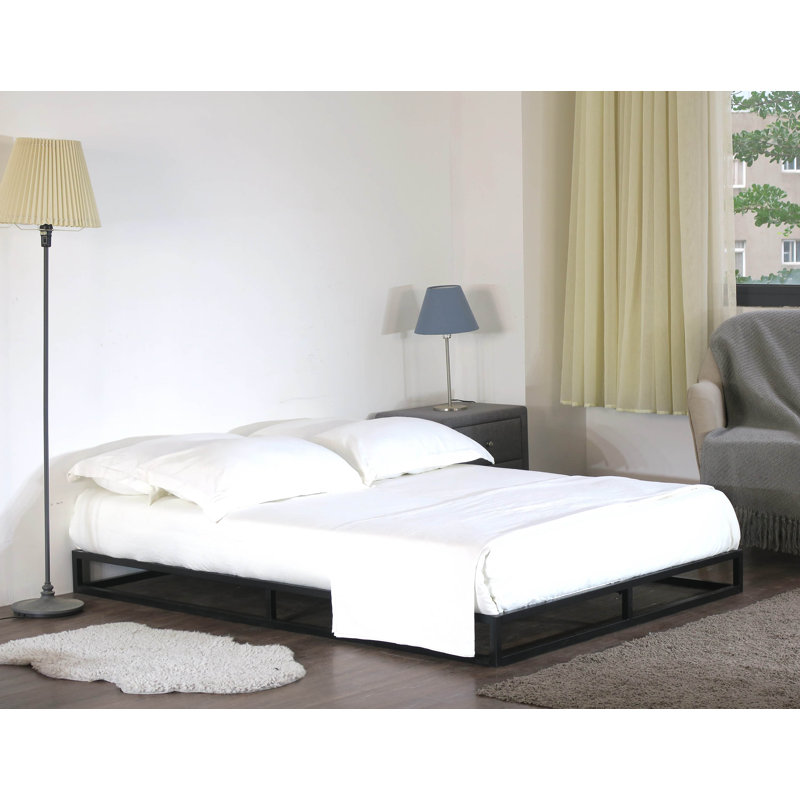 Carliee Metal Bed, Double (4'6)