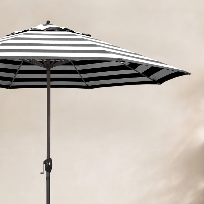 Parasol 9 pi Mira Sunbrella® Mira, Cabana classique à rayures noires Sunbrella®