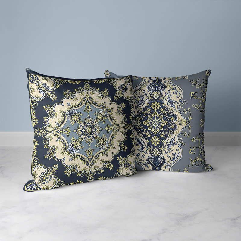 Coussin décoratif floral intérieur / extérieur Floral Arabesque, H 16 po x l 16 po, Bleu / Beige