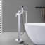 Garniture de robinet de baignoire à fixation au sol avec pomme de douche à main autoportante-60203207