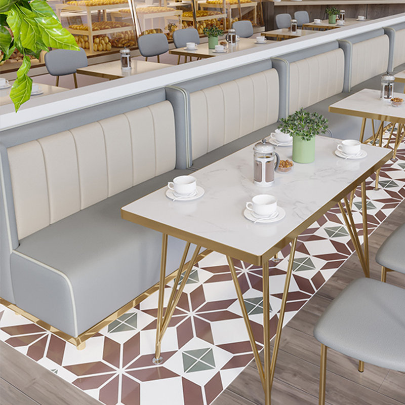 Banc de café léger et luxueux