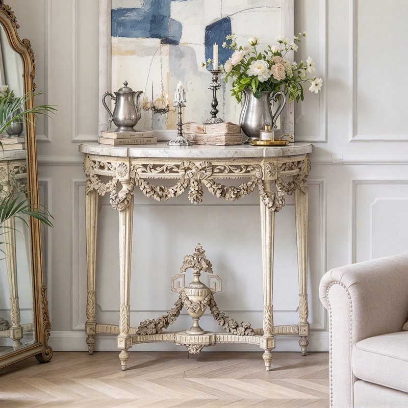 Console semi-circulaire sculptée de style français