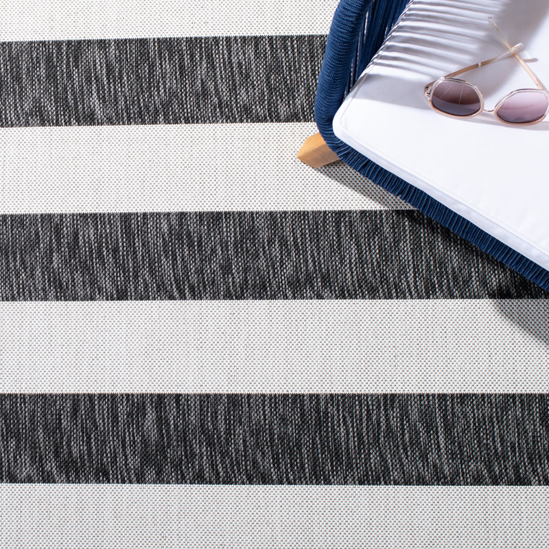 Areebah Performance Striped Indoor/Outdoor Area Rug, Round 4'
