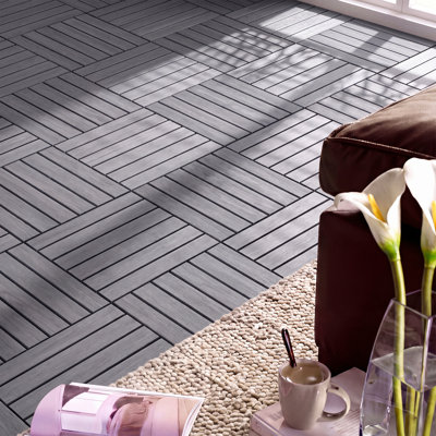 H 12 po x l 12 po L Carrelage de terrasse pour l'extérieur en bois à motif de rayures (paquet de 30 tuiles)