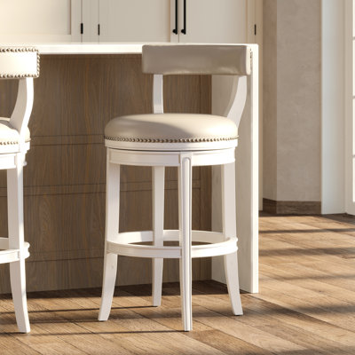 Tabouret de bar avec retour automatique à 180 degrés, 31 po Hauteur du siège, structure en bois blanc, revêtement en similicuir gris, garniture cloutée, poids du produit: 31 po, tabouret de 31 po, bois et dossier, hauteur de l'ensemble de 18,9 po