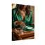 Femme à la mode avec des dreads jouant du disque vinyle-281738369