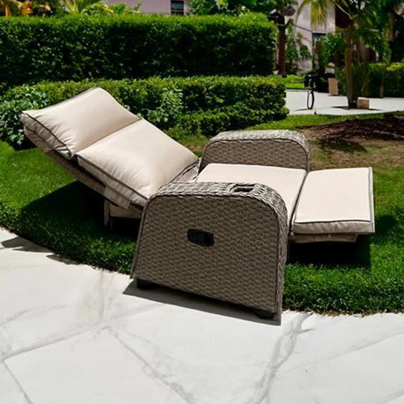 Outdoor Lounge Chair