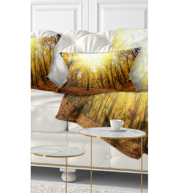 Coussin jaune imprimé forêt d'automne au soleil - imprimé forêt