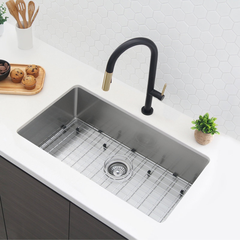 Catania Modern Single Handle Kitchen Faucet, Noir mat / Or