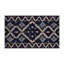 Tapis gris soyeux et moelleux-647003097
