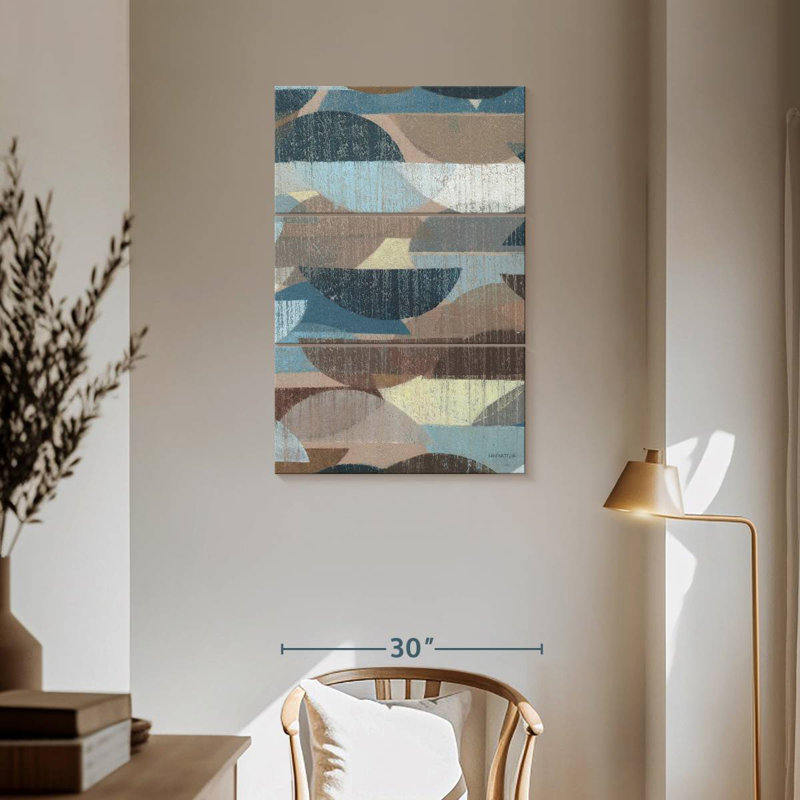 Avery Voyager, 57" H x 36" W