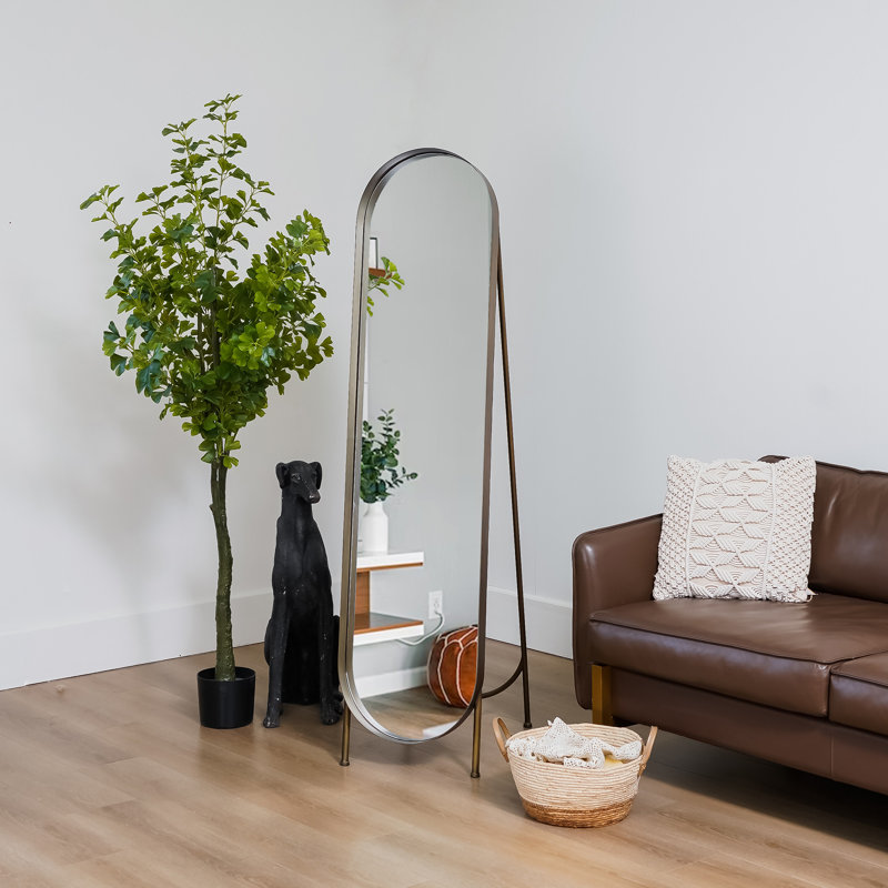 Miroir de plancher ovale en métal délavé
