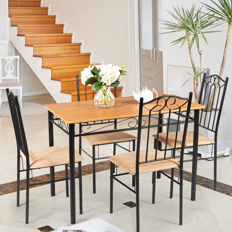 Ensemble repas pour 4 personnes Oliveras