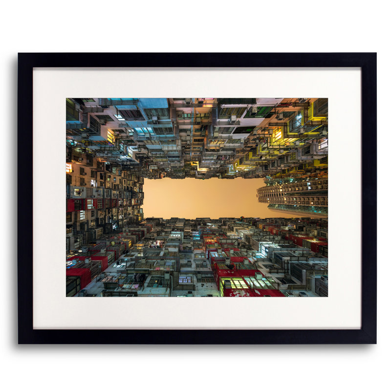 Quarry Bay par Michael Breitung - photographie, Papier avec cadre noir, H 21,25 po x l 17,25 po