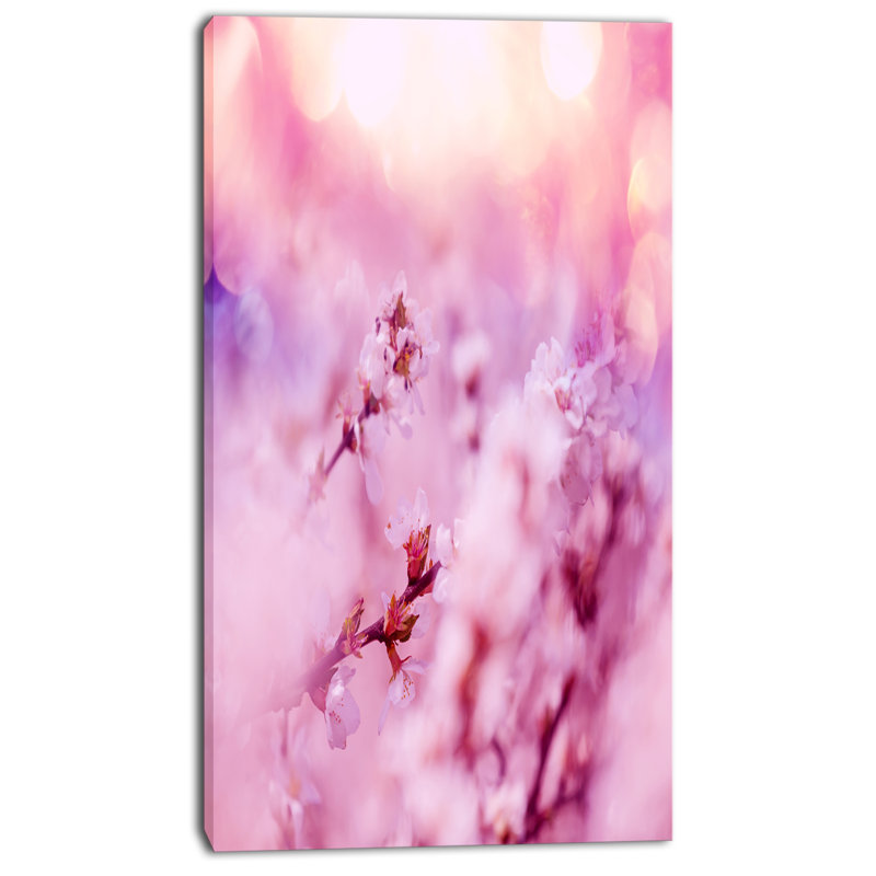 « reviewing of fleuring cerise », impression sur toile tendue, H 32 po x l 16 po x P 1 po